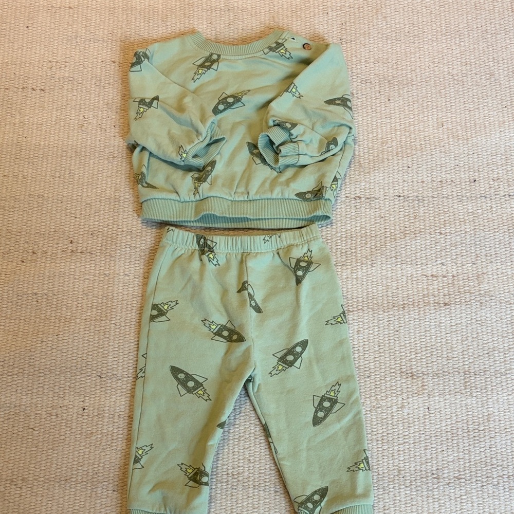 Cat & Jack Green Rocket Kids Matching Set